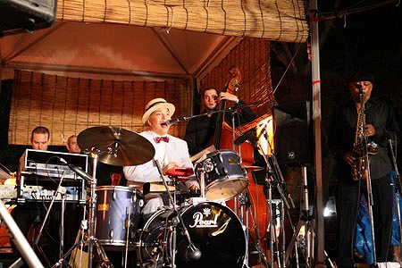 Big Willie's Burlesque